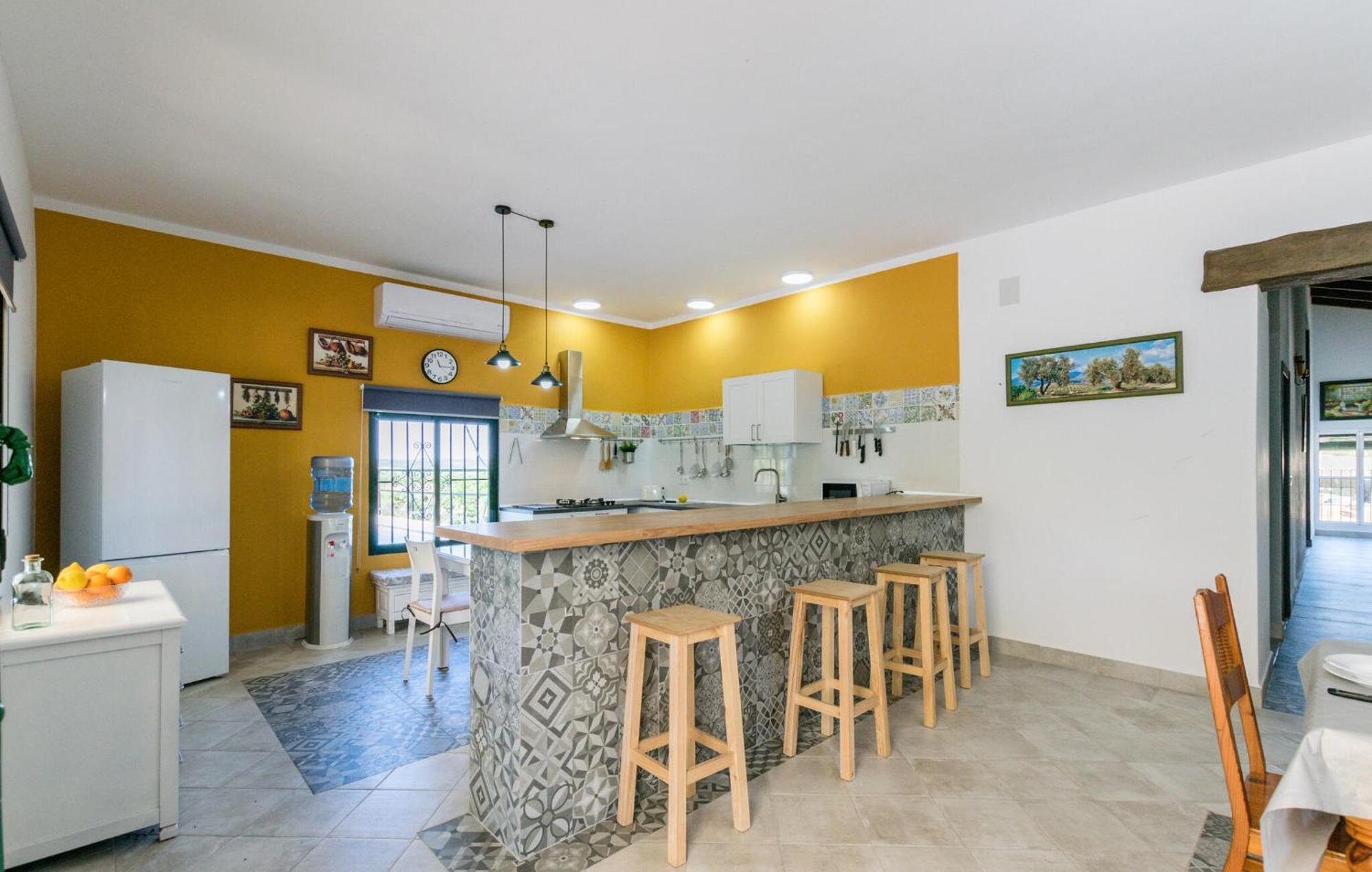 6 Bedroom Amazing Home In La Puebla De Los Infan La Puebla de los Infantes Eksteriør billede