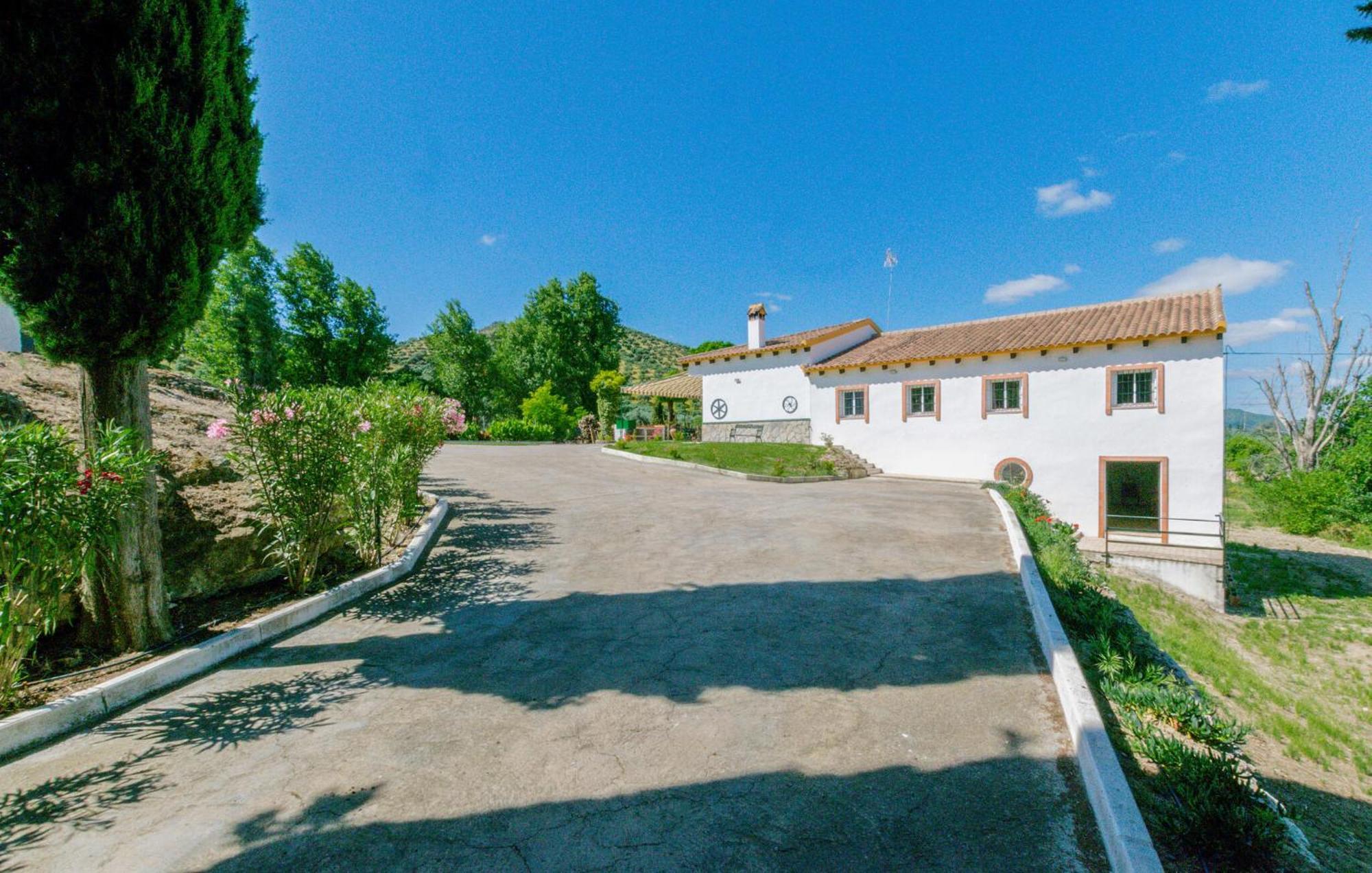 6 Bedroom Amazing Home In La Puebla De Los Infan La Puebla de los Infantes Eksteriør billede